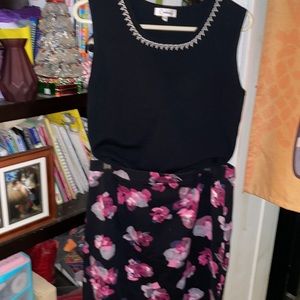 EUC set Black sweater tank and Black Floral skirt Large
